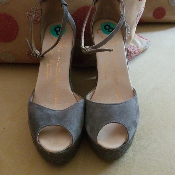 Shoes - Picture 2 of 6